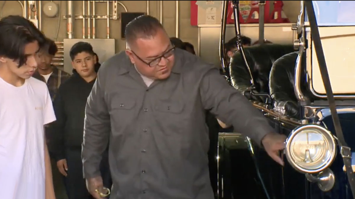 ABC: Students Help Prepare 1913 Cadillac for Las Vegas Car Show